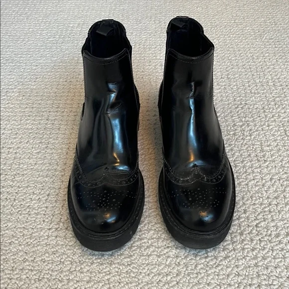 Authentic Prada boots - Picture 4 of 7